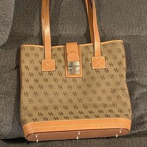 Dooney & Bourke Shoulder bag